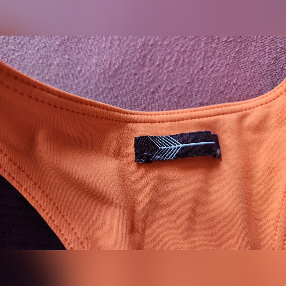 Oiselle flyout bra size 6 - Picture 6 of 6